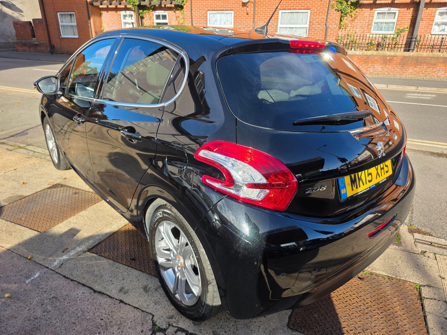 Used Peugeot 208 2015 for sale - 76398838: Photo 8