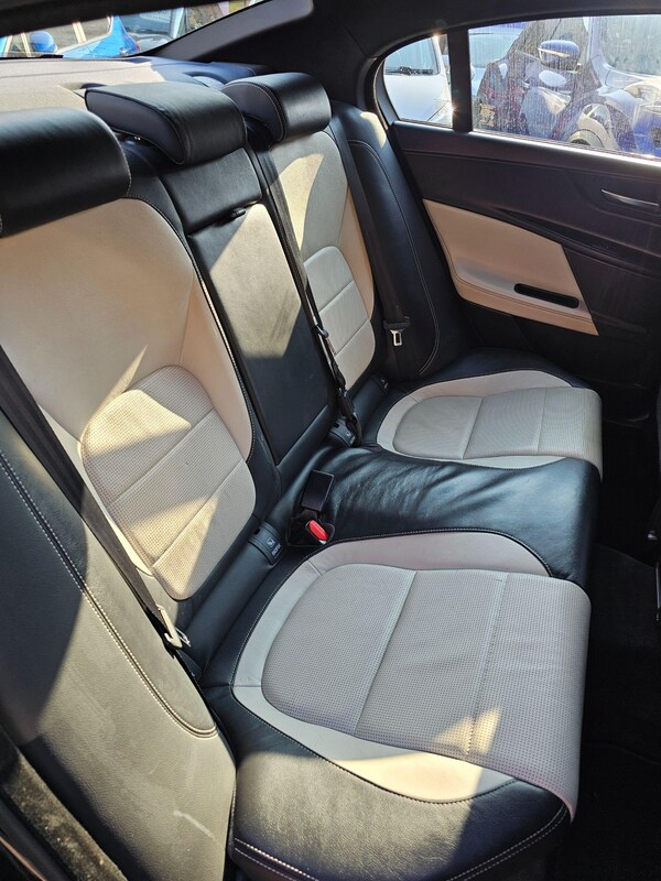 Used Jaguar XE 2015 for sale - 74021150: Photo 21