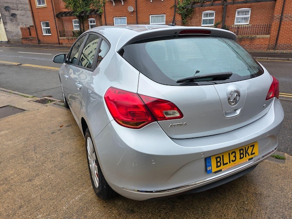 Used Vauxhall Astra 2013 for sale - 76227365: Photo 9