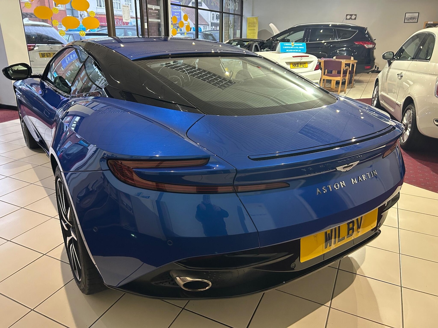 Used Aston Martin DB11 2017 for sale - 77143538: Photo 4