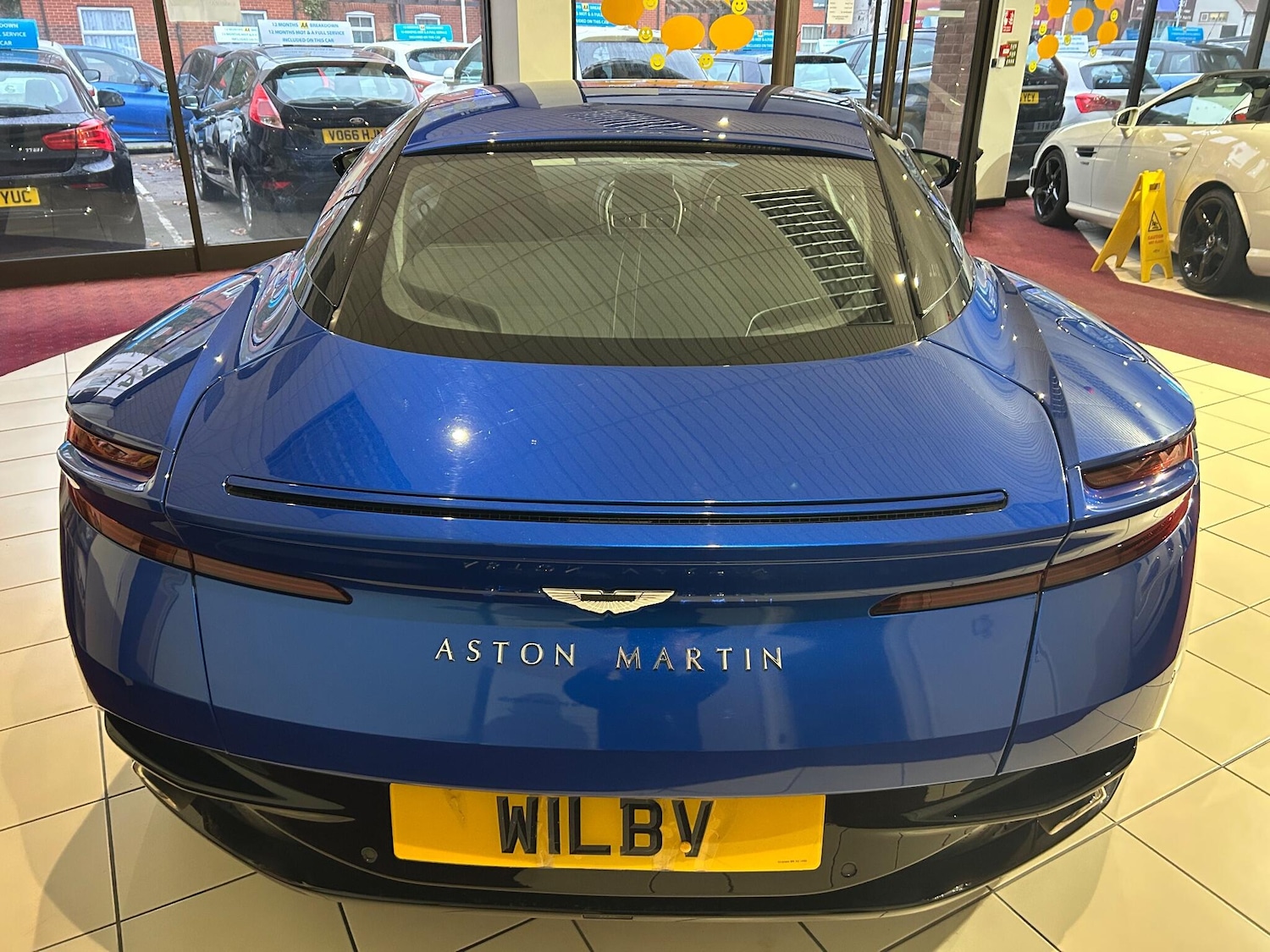 Used Aston Martin DB11 2017 for sale - 77143538: Photo 5