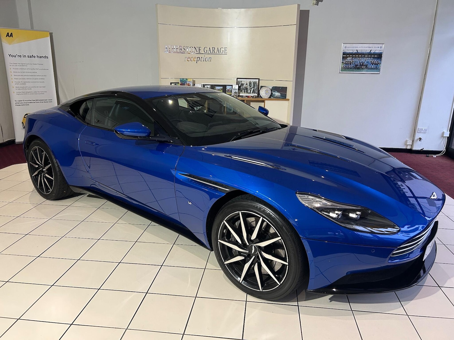 Used Aston Martin DB11 2017 for sale - 77143538: Photo 6