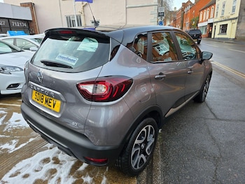 Used Renault Captur 2018 for sale - 77057396: Photo