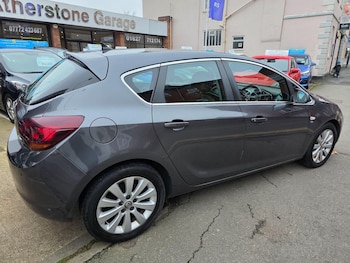 Used Vauxhall Astra 2010 for sale - 77015579: Photo