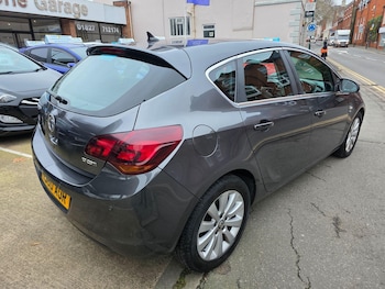 Used Vauxhall Astra 2010 for sale - 77015579: Photo