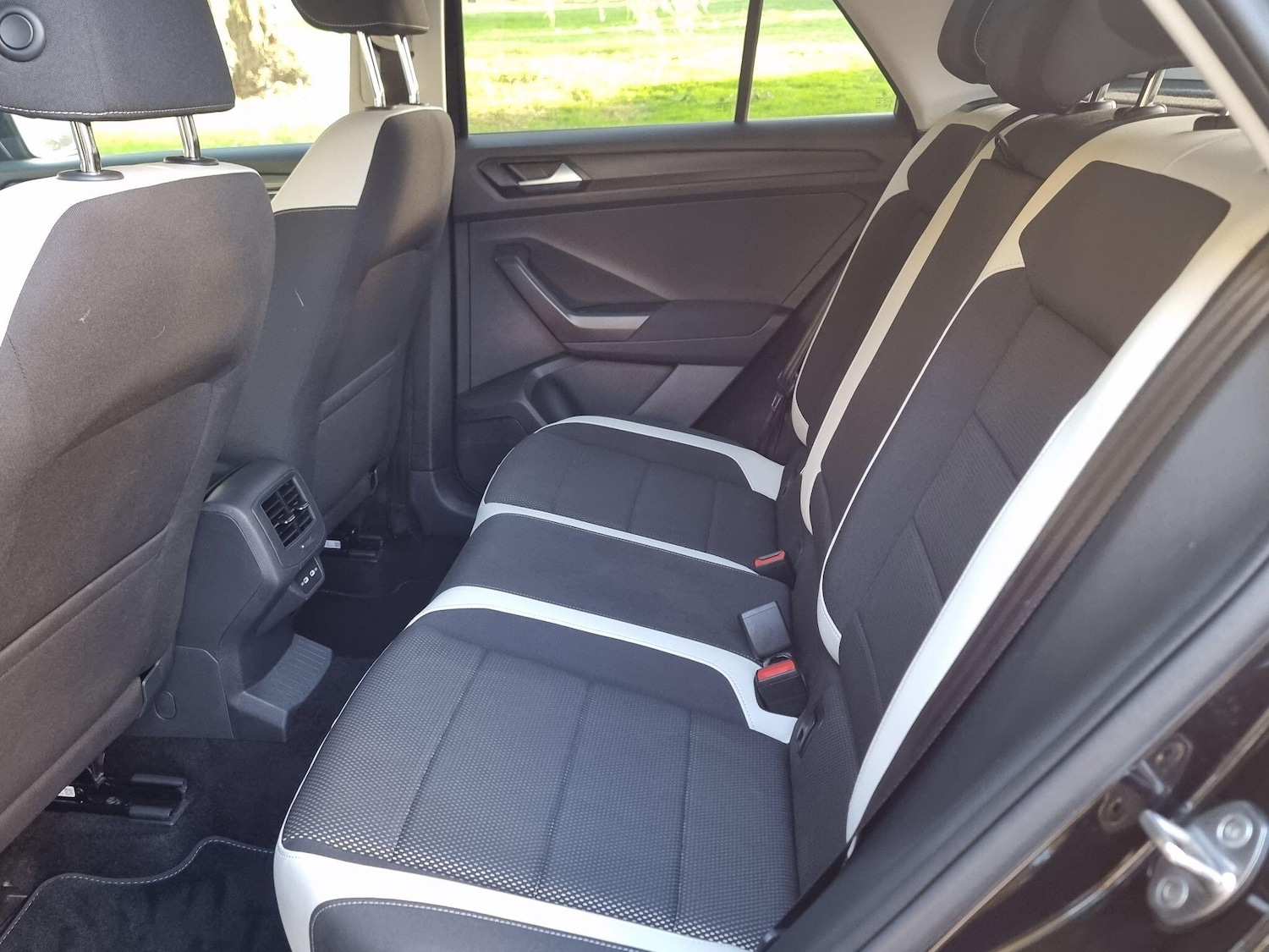 Used Volkswagen T-Roc 2021 for sale - 76989552: Photo 11