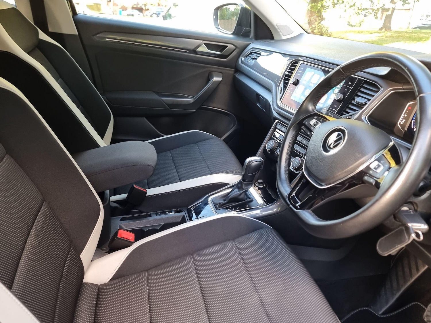 Used Volkswagen T-Roc 2021 for sale - 76989552: Photo 6