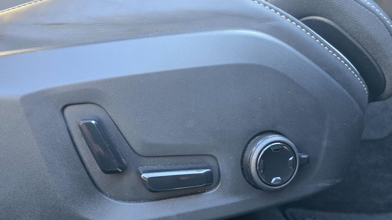 Used Volvo XC60 2025 for sale - 77723156: Photo 16