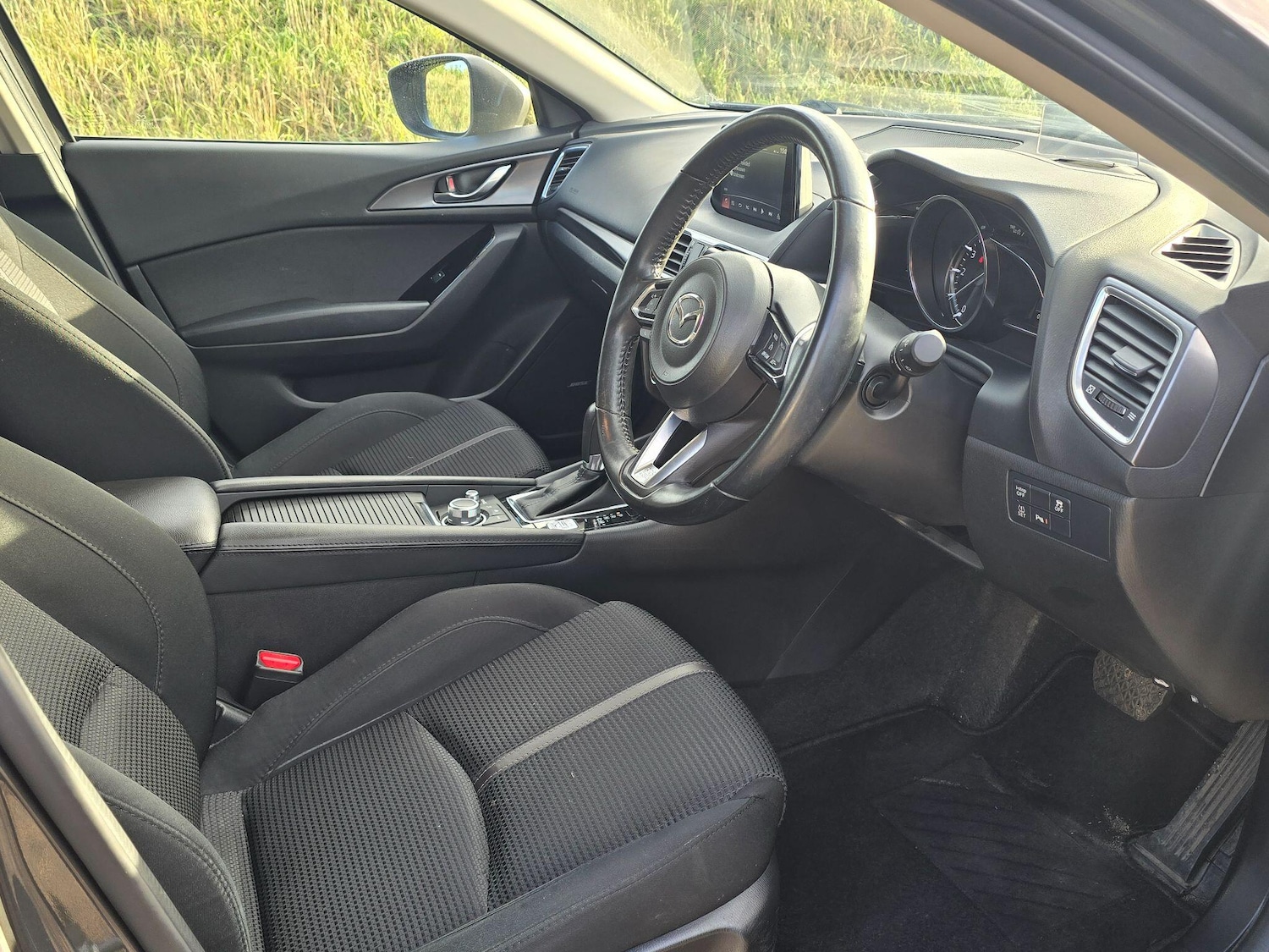 Used Mazda Mazda3 2017 for sale - 76425226: Photo 4