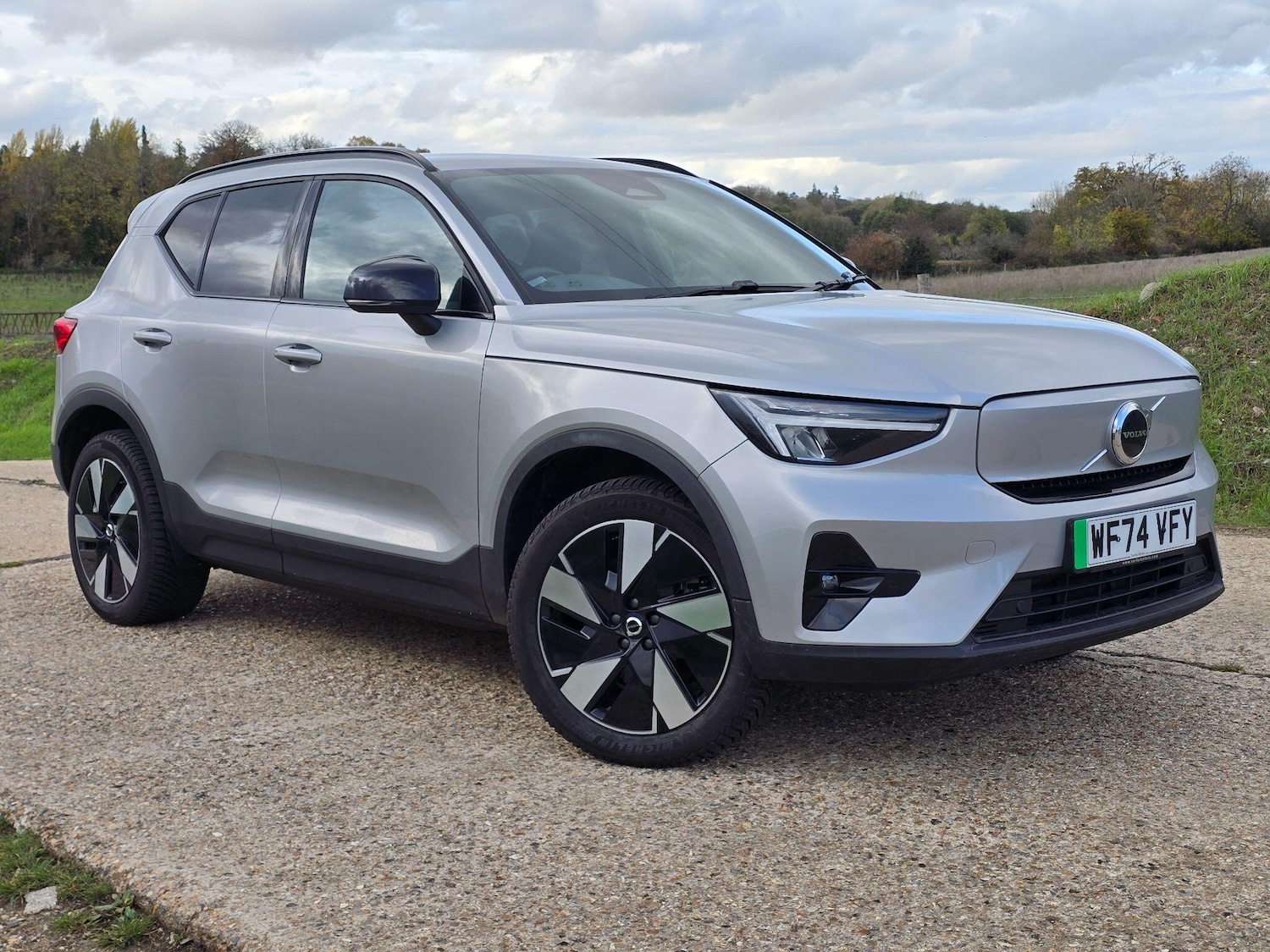 Used Volvo XC40 2024 for sale - 76432534: Photo 3