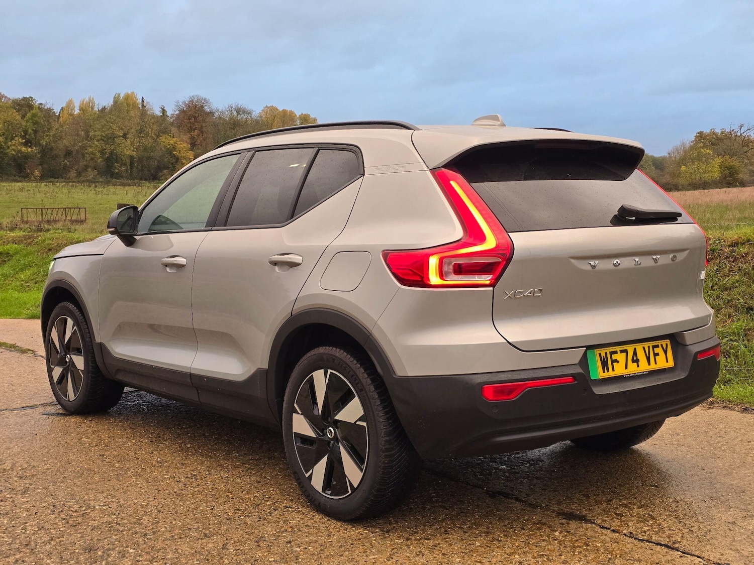 Used Volvo XC40 2024 for sale - 76432534: Photo 4