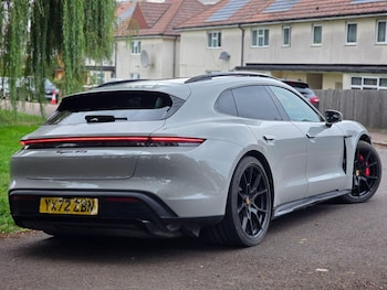 Used Porsche Taycan 2022 for sale - 76425162: Photo