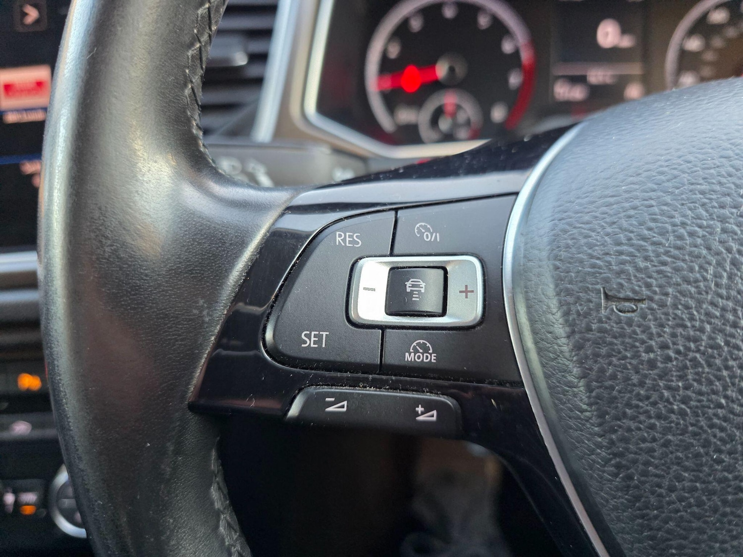 Used Volkswagen T-Roc 2018 for sale - 77939815: Photo 15