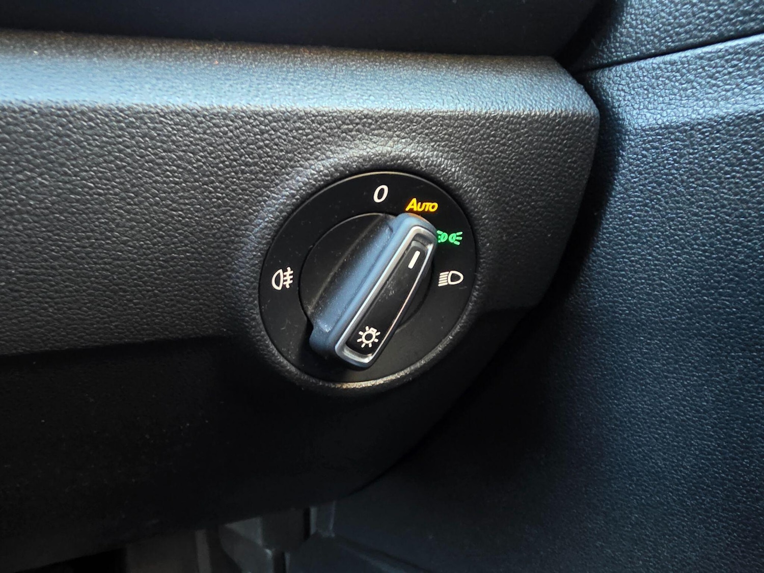 Used Volkswagen T-Roc 2018 for sale - 77939815: Photo 27