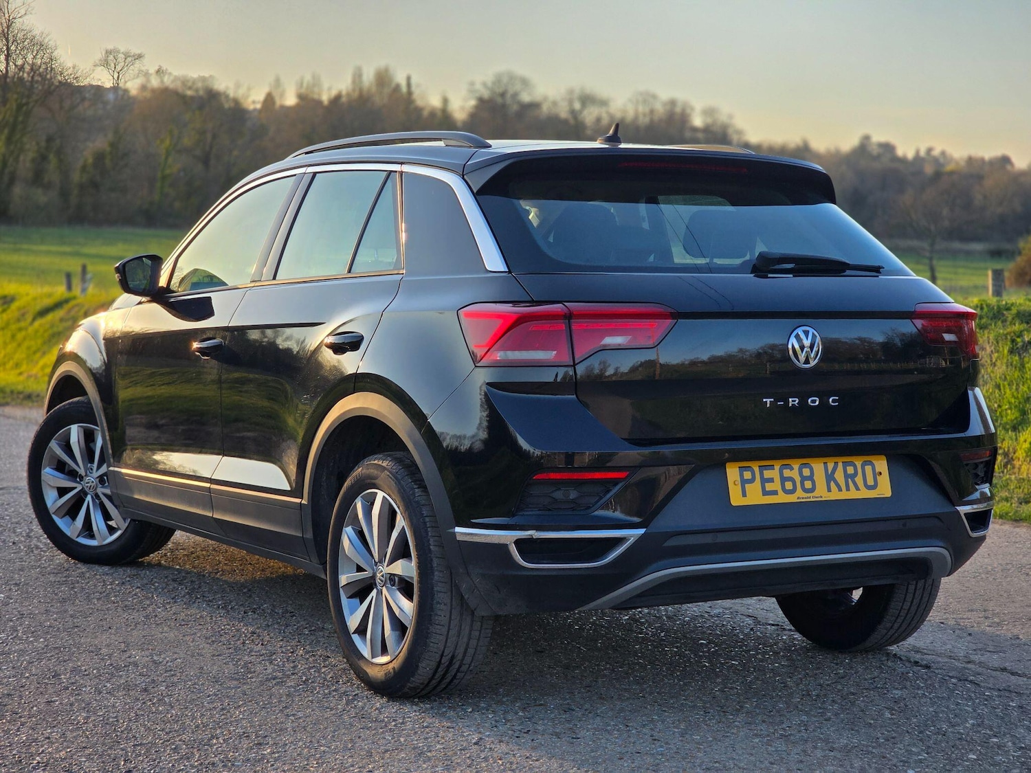Used Volkswagen T-Roc 2018 for sale - 77939815: Photo 4