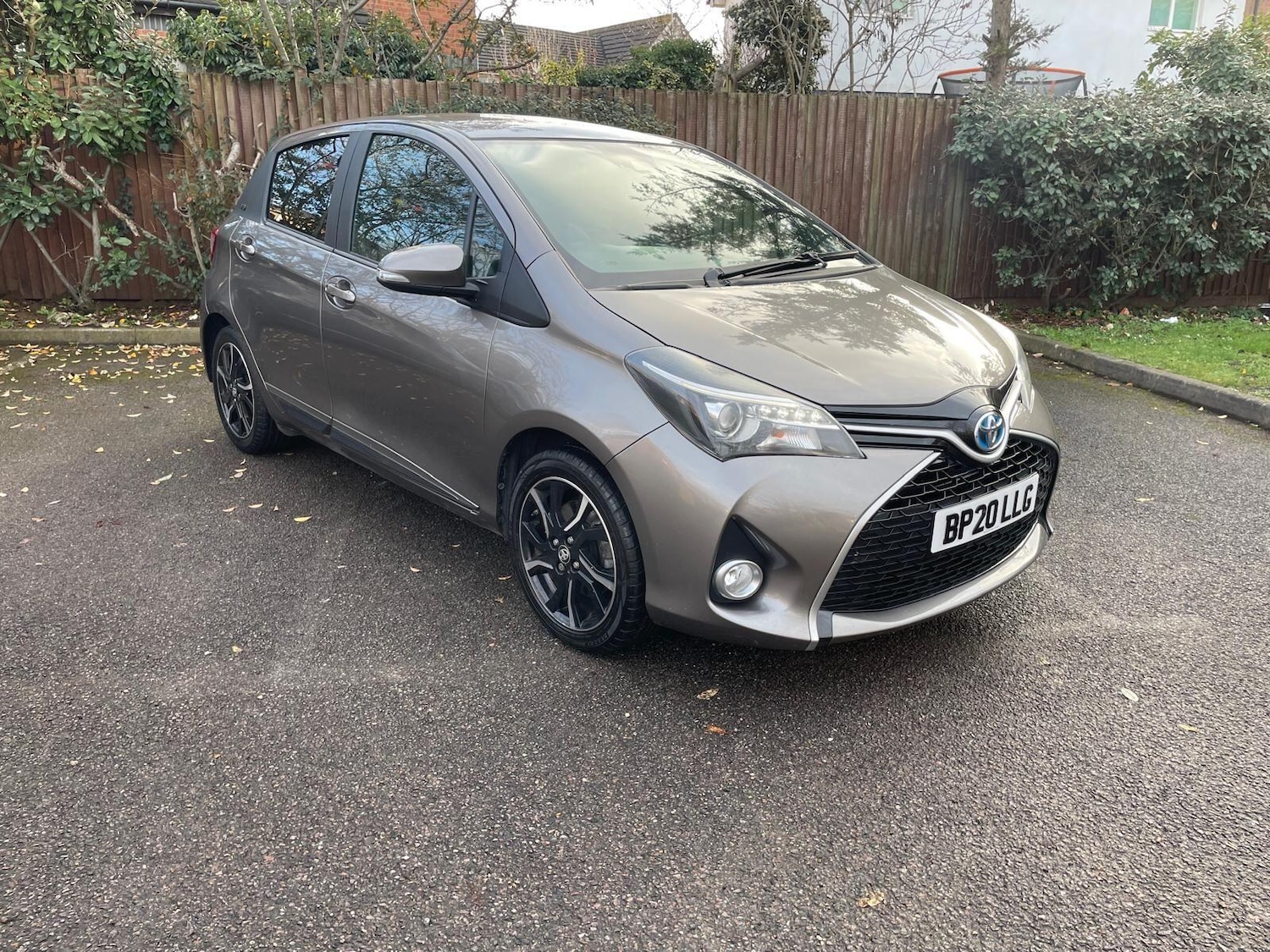 Used Toyota Yaris 2020 for sale - 77305033: Photo 2