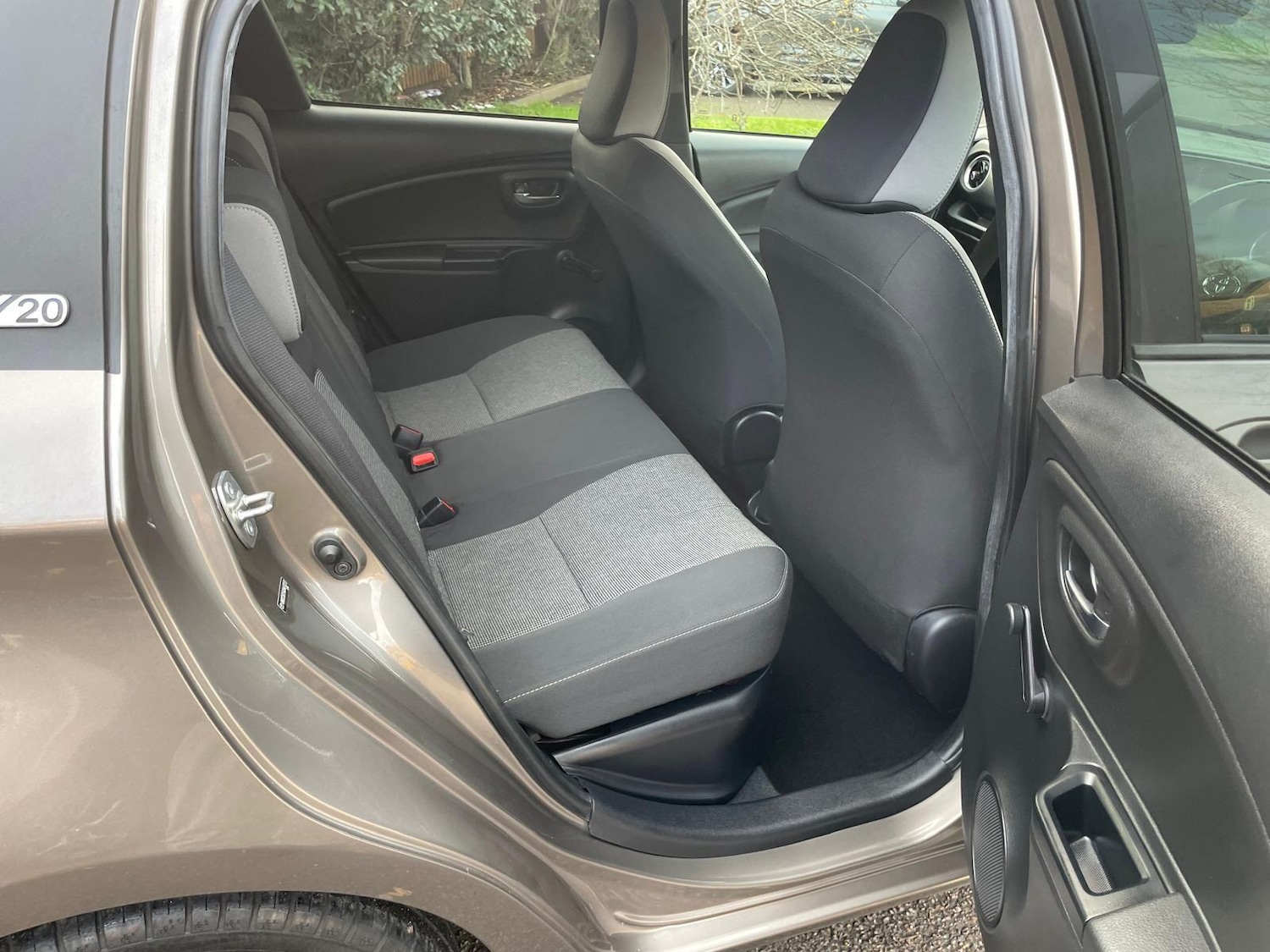 Used Toyota Yaris 2020 for sale - 77305033: Photo 6