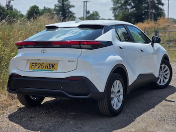 Used Toyota C-HR 2025 for sale - 79236887: Photo