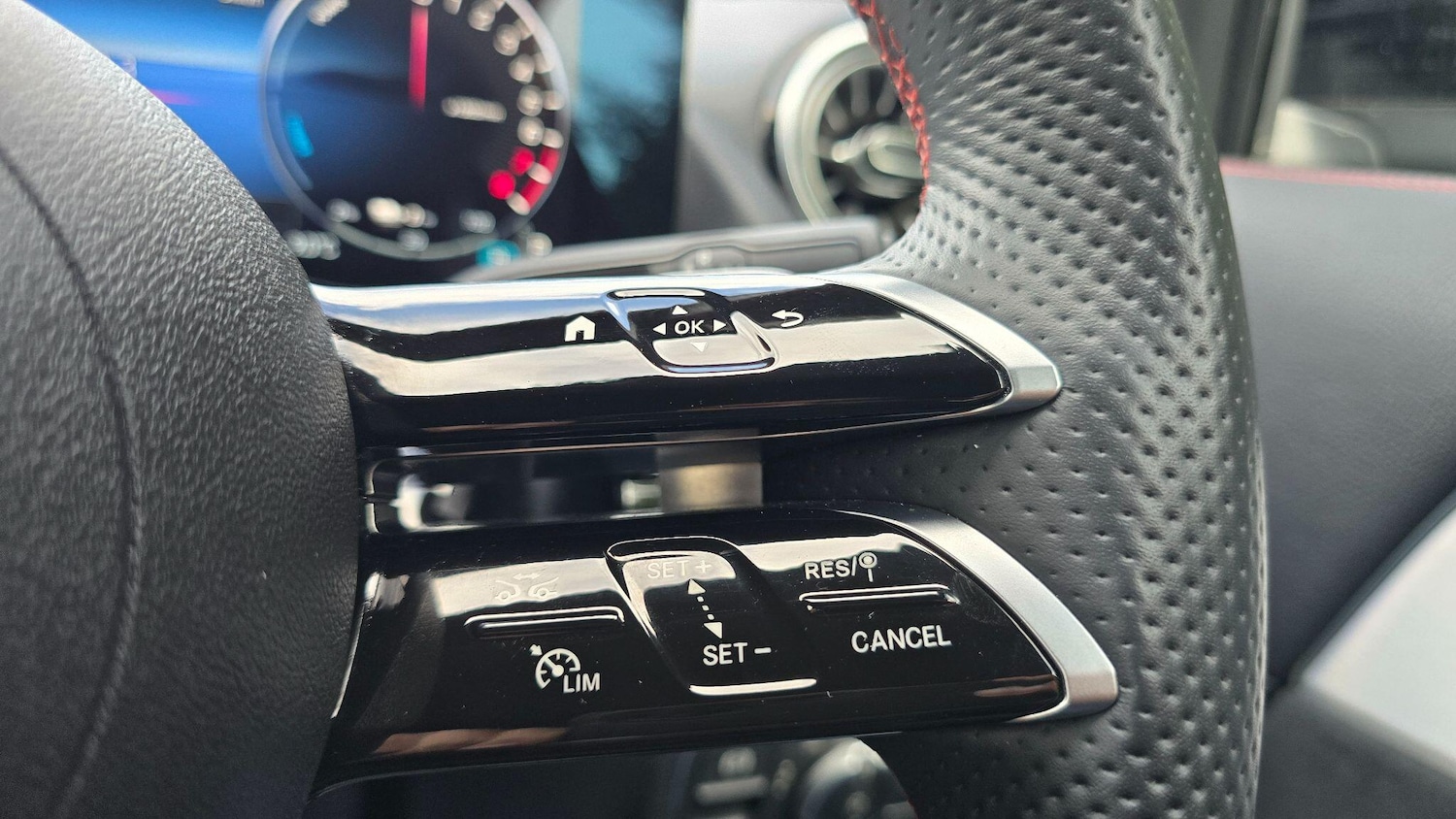 Used Mercedes-Benz GLA 2024 for sale - 77315241: Photo 14