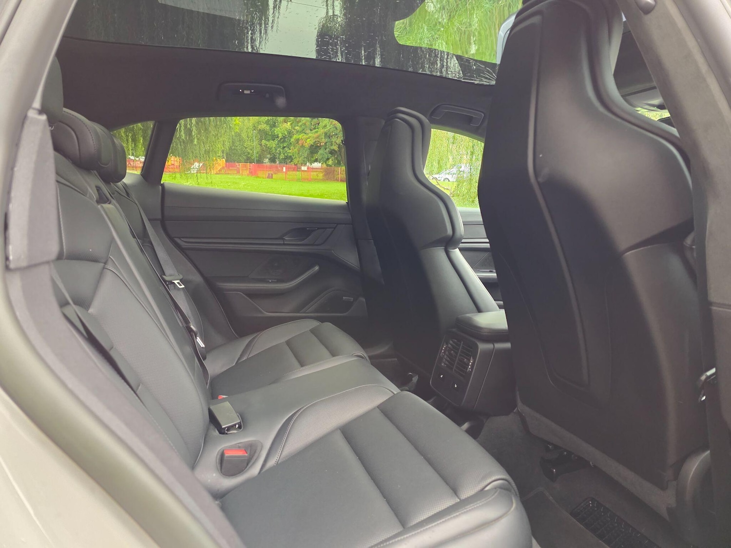 Used Porsche Taycan 2022 for sale - 76993582: Photo 8