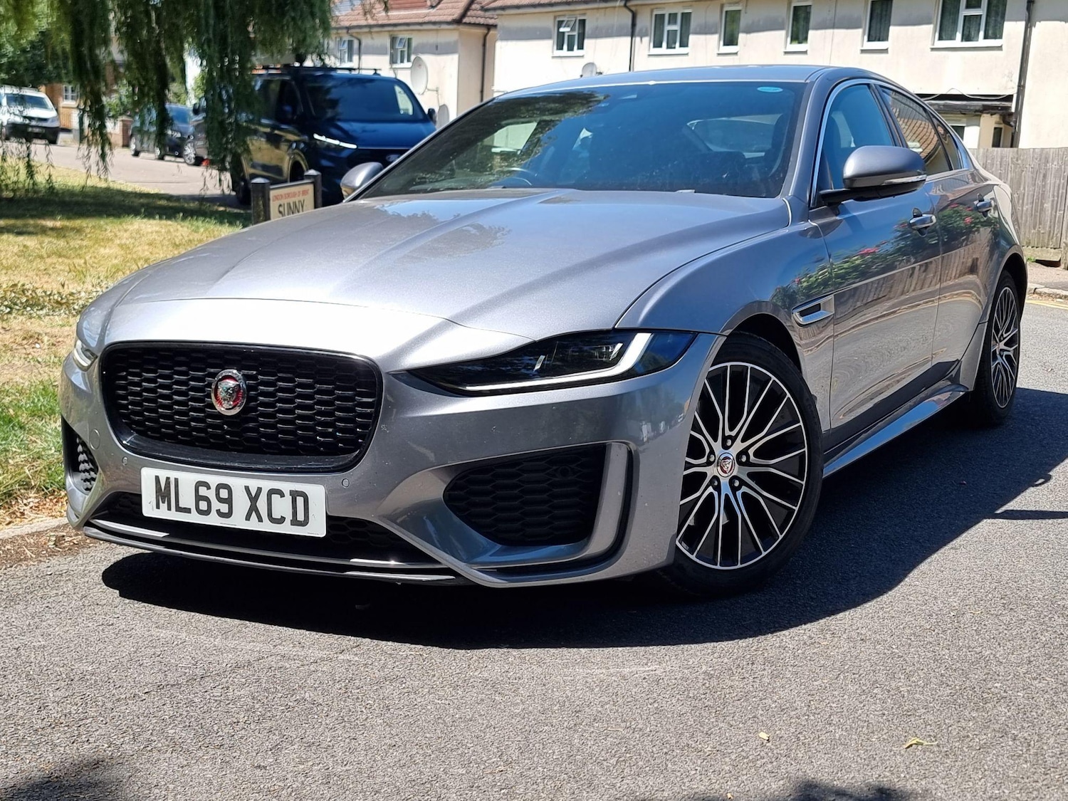 Used Jaguar XE 2019 for sale - 76423395: Photo 1