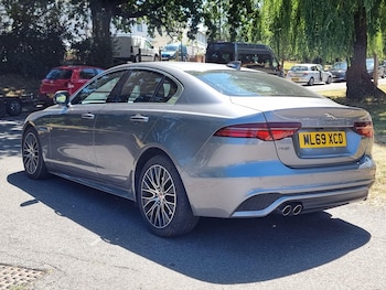 Used Jaguar XE 2019 for sale - 76423395: Photo