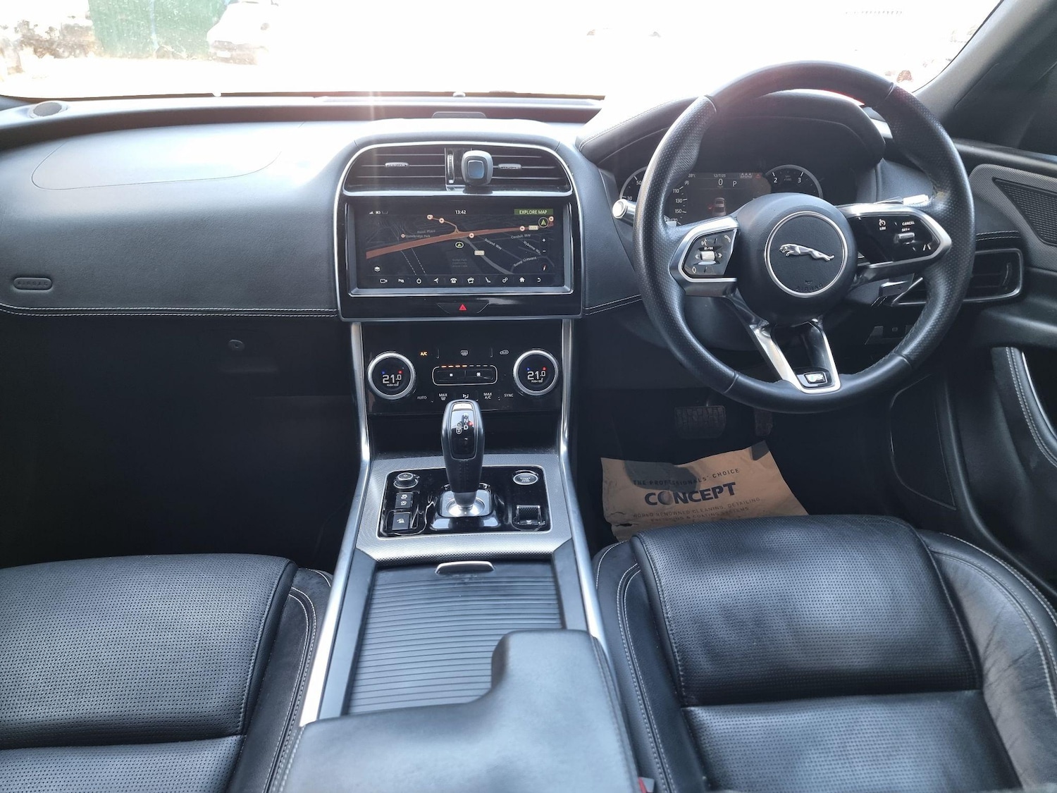 Used Jaguar XE 2019 for sale - 76423395: Photo 5