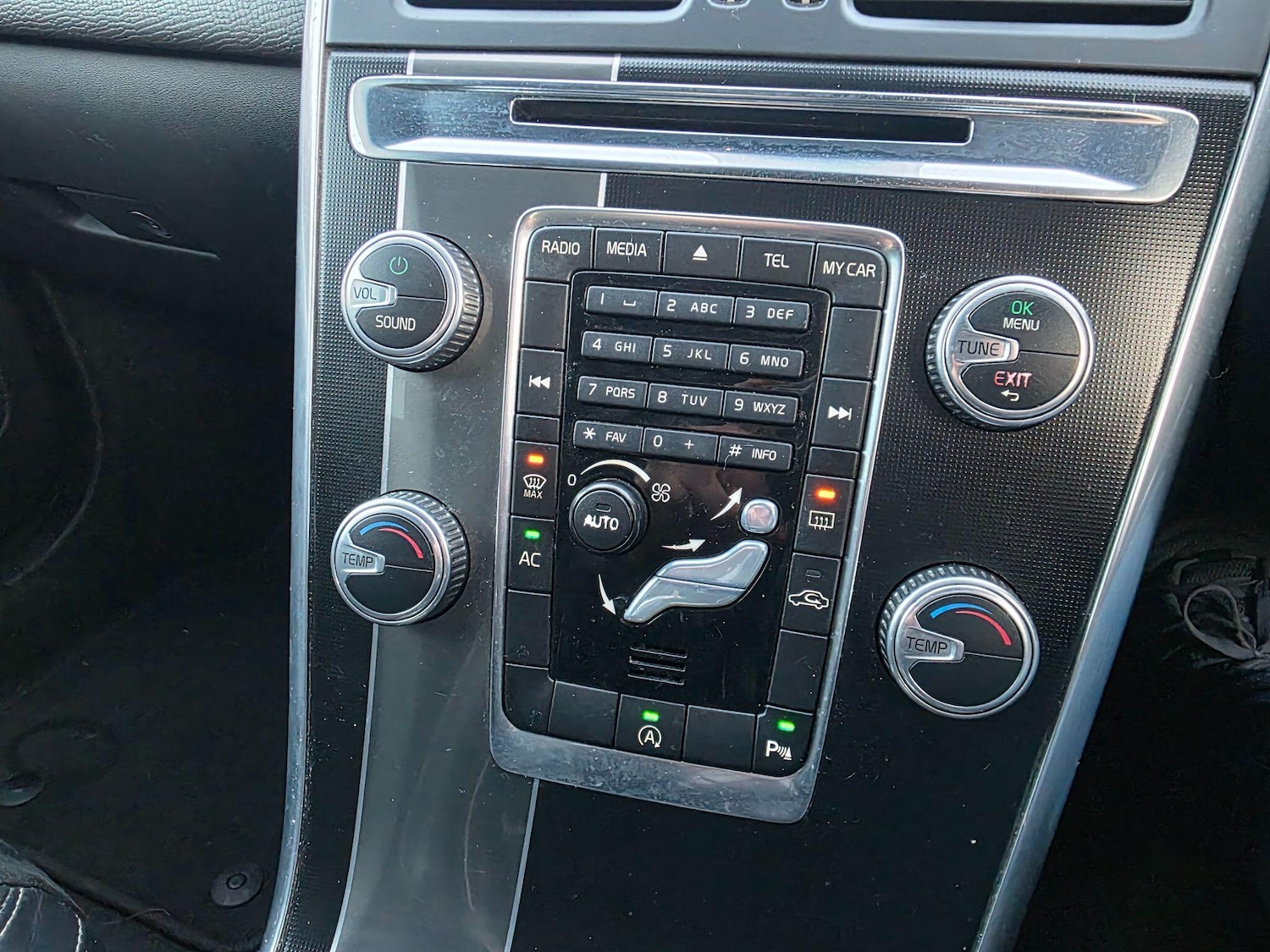 Used Volvo XC60 2014 for sale - 77015890: Photo 14