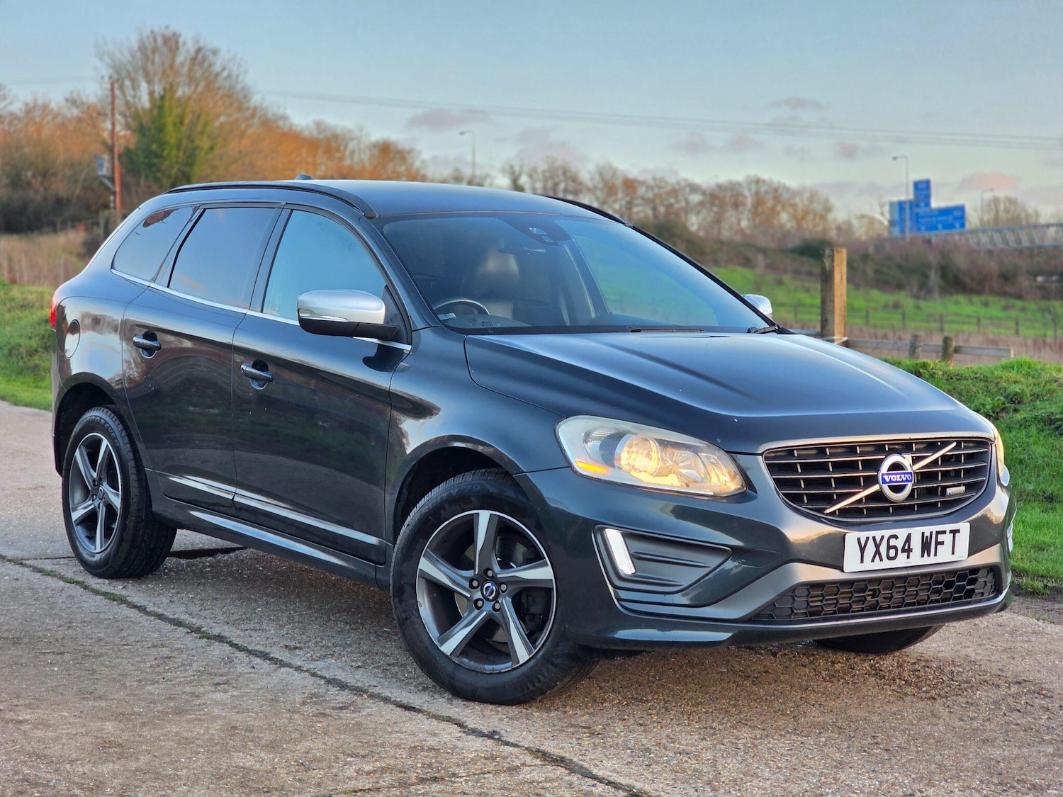 Used Volvo XC60 2014 for sale - 77015890: Photo 2