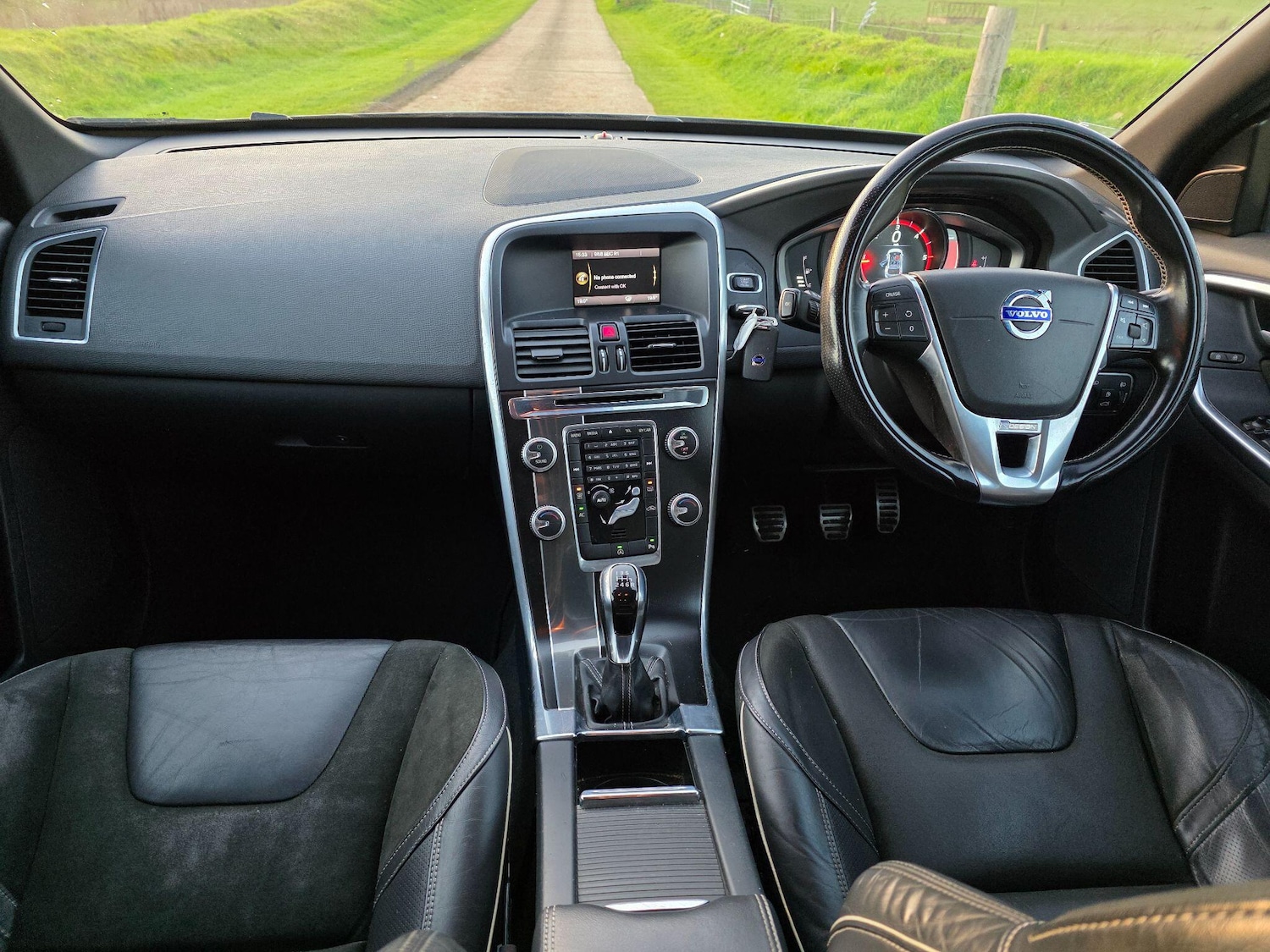 Used Volvo XC60 2014 for sale - 77015890: Photo 6