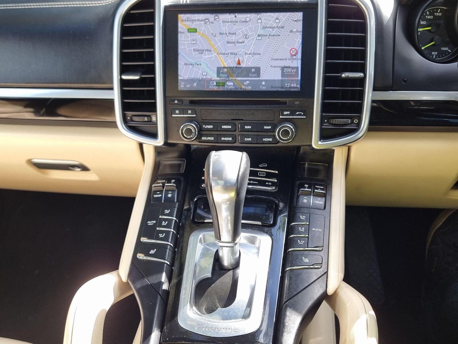 Used Porsche Cayenne 2016 for sale - 76715335: Photo 6