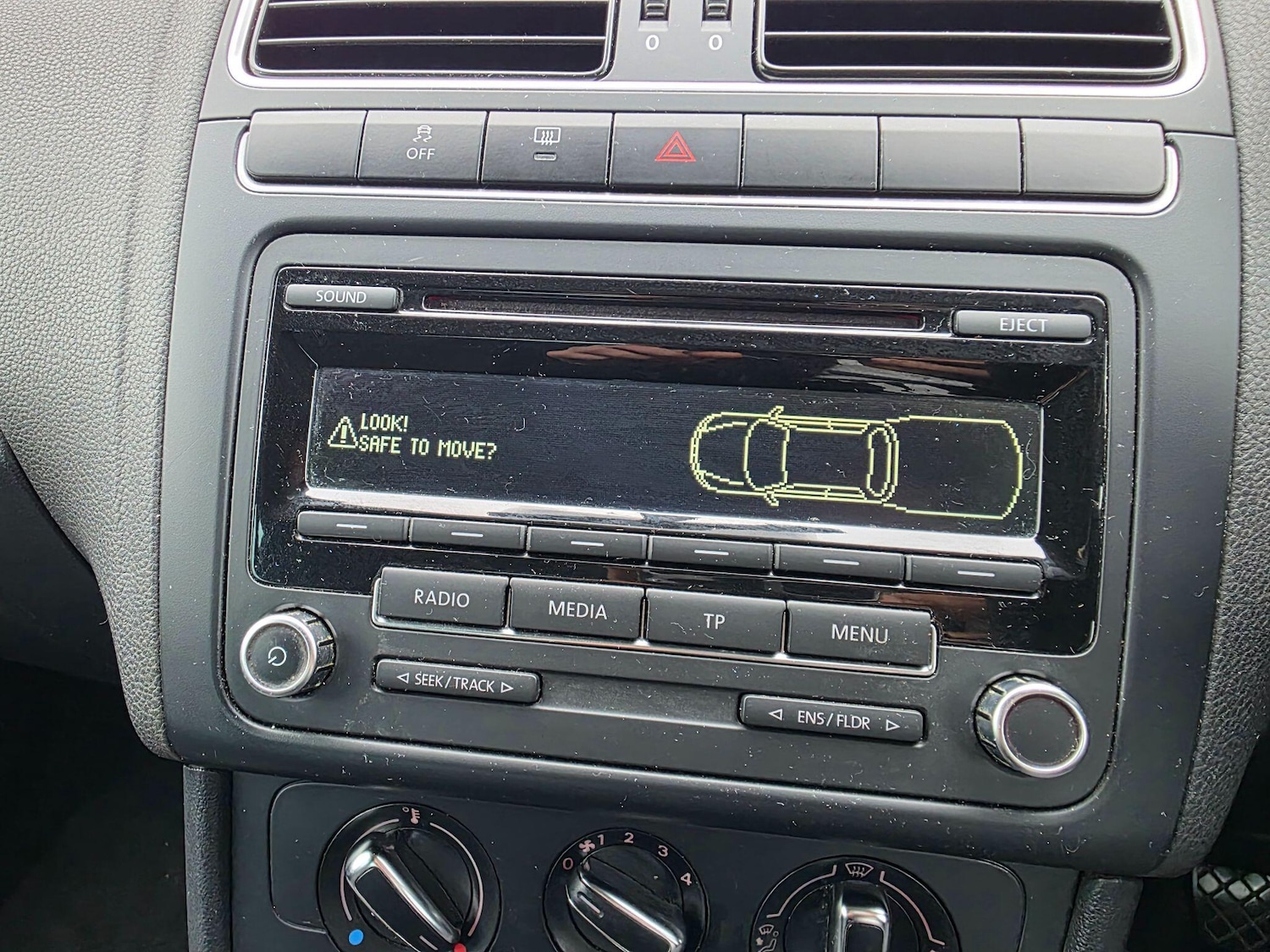 Used Volkswagen Polo 2014 for sale - 76424705: Photo 11