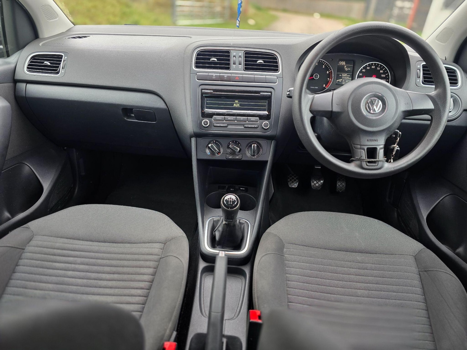 Used Volkswagen Polo 2014 for sale - 76424705: Photo 6