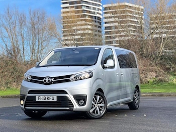 Toyota - PROACE CITY Verso