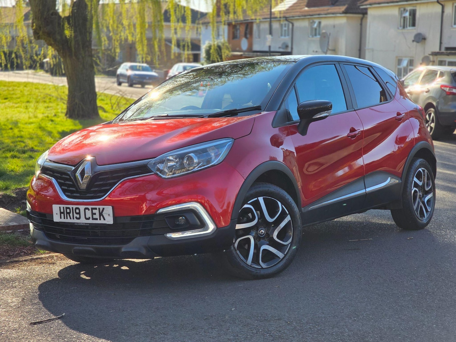Used Renault Captur 2019 for sale - 76424291: Photo 2