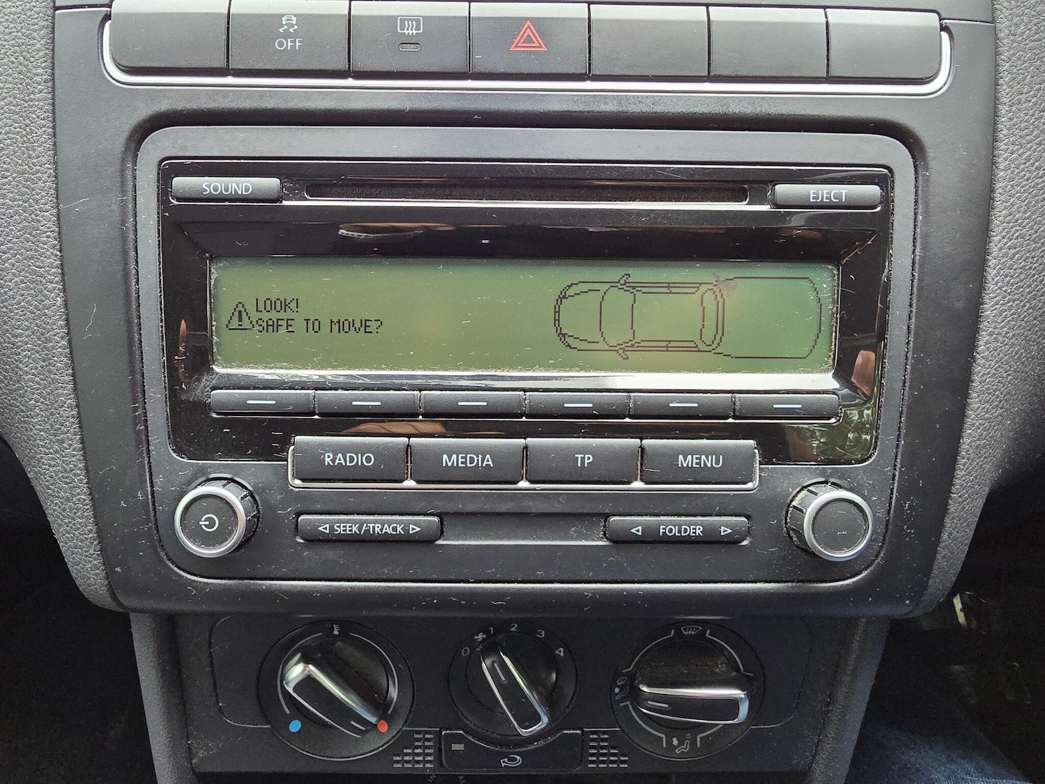 Used Volkswagen Polo 2010 for sale - 76473504: Photo 13