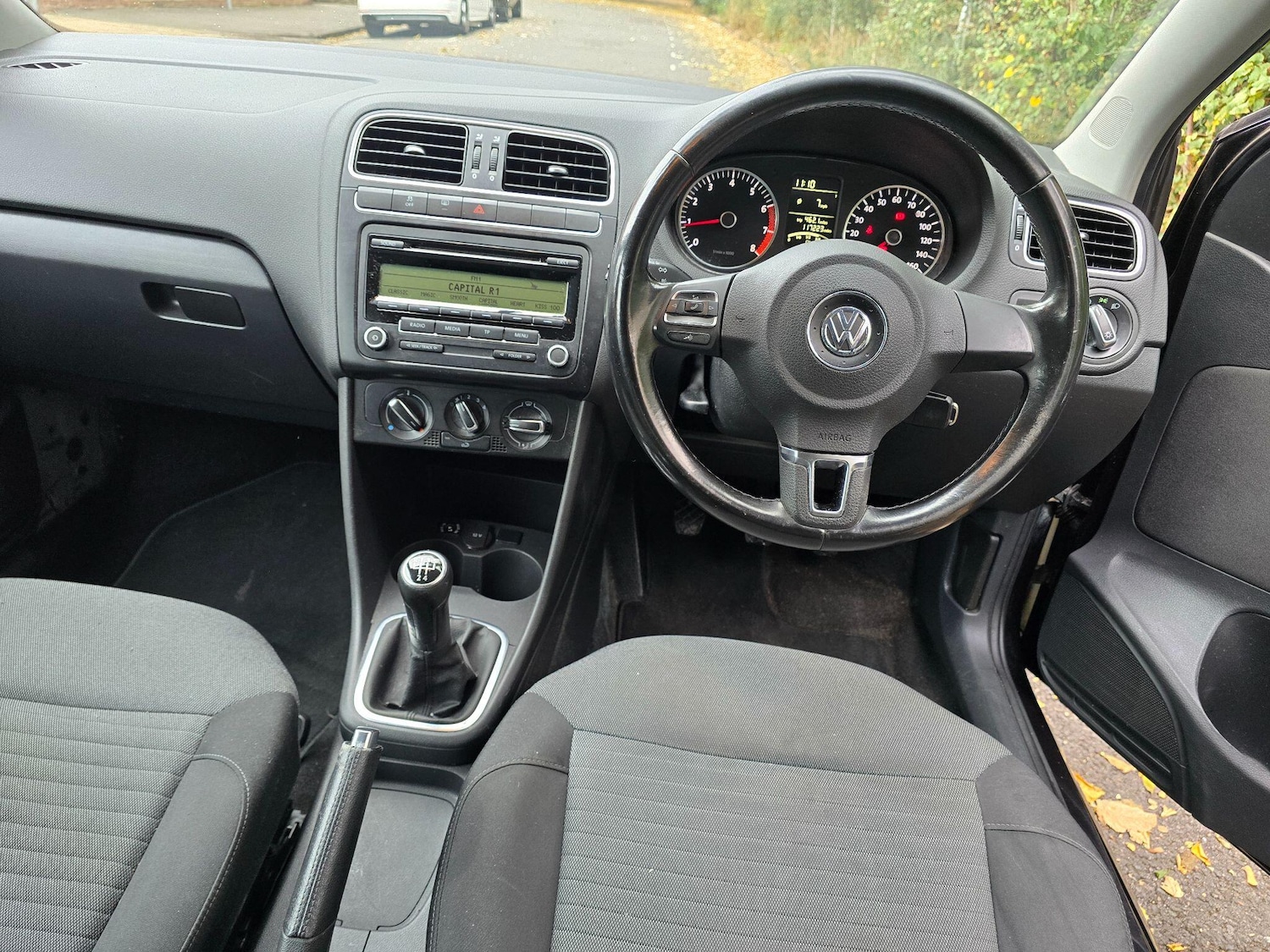 Used Volkswagen Polo 2010 for sale - 76473504: Photo 4