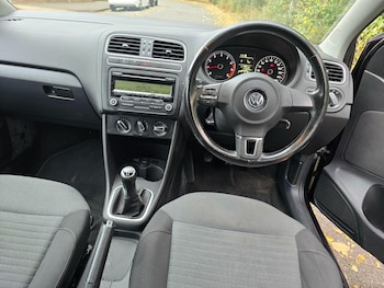 Used Volkswagen Polo 2010 for sale - 76473504: Photo