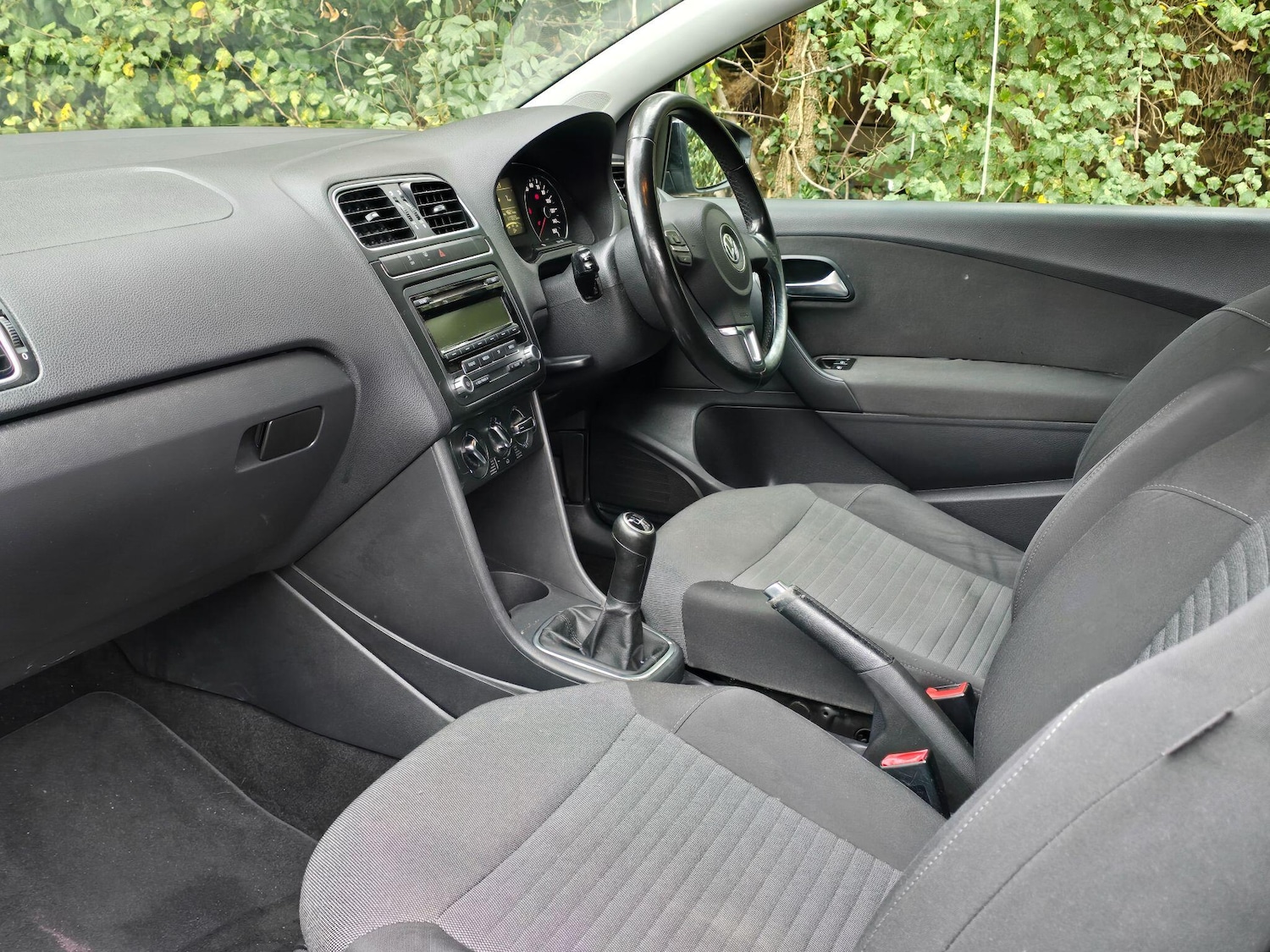 Used Volkswagen Polo 2010 for sale - 76473504: Photo 5