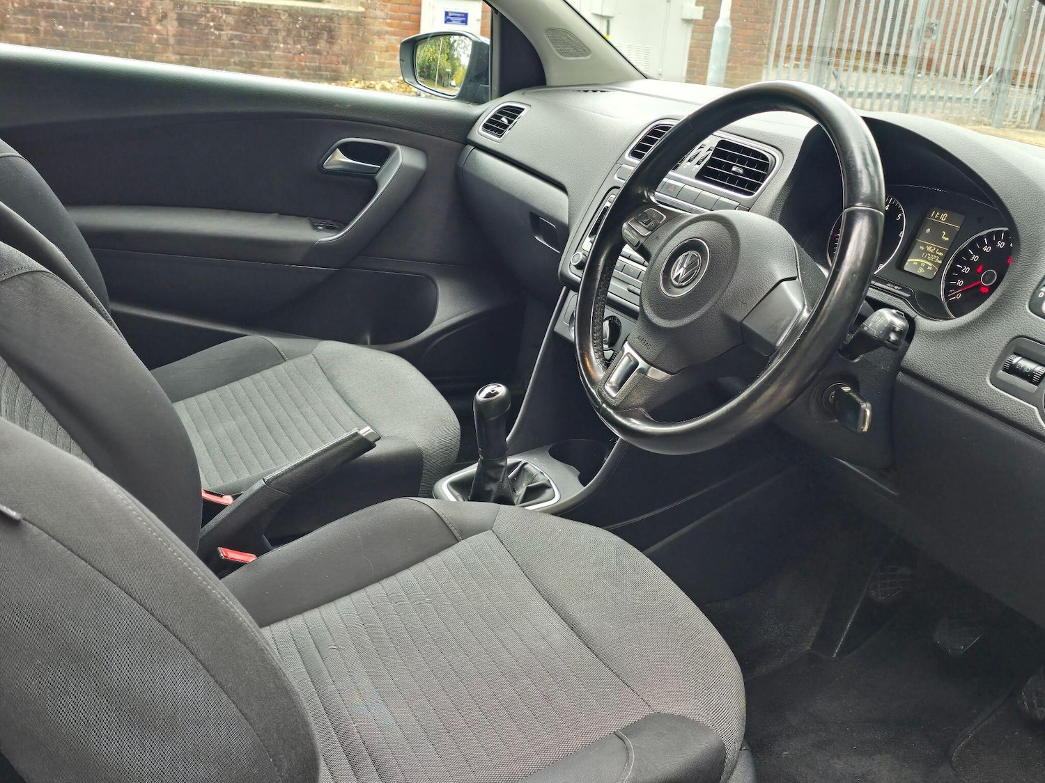 Used Volkswagen Polo 2010 for sale - 76473504: Photo 6