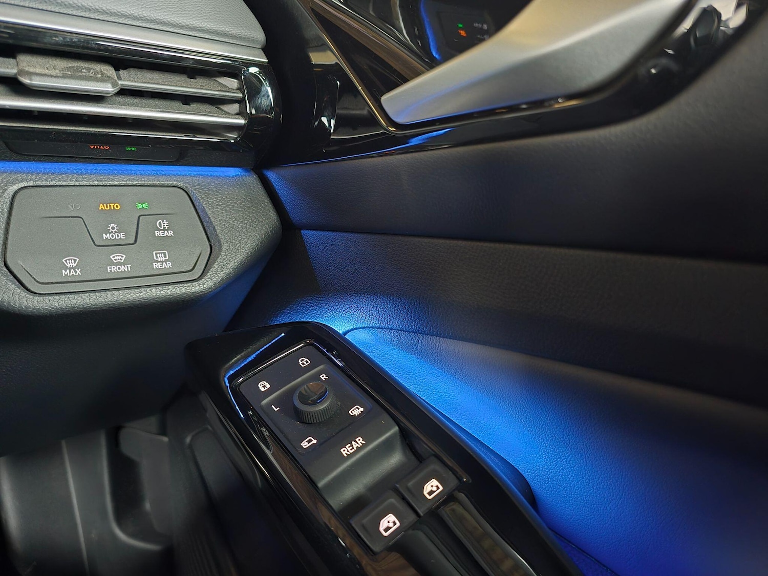 Used Volkswagen ID.4 2024 for sale - 77468643: Photo 9