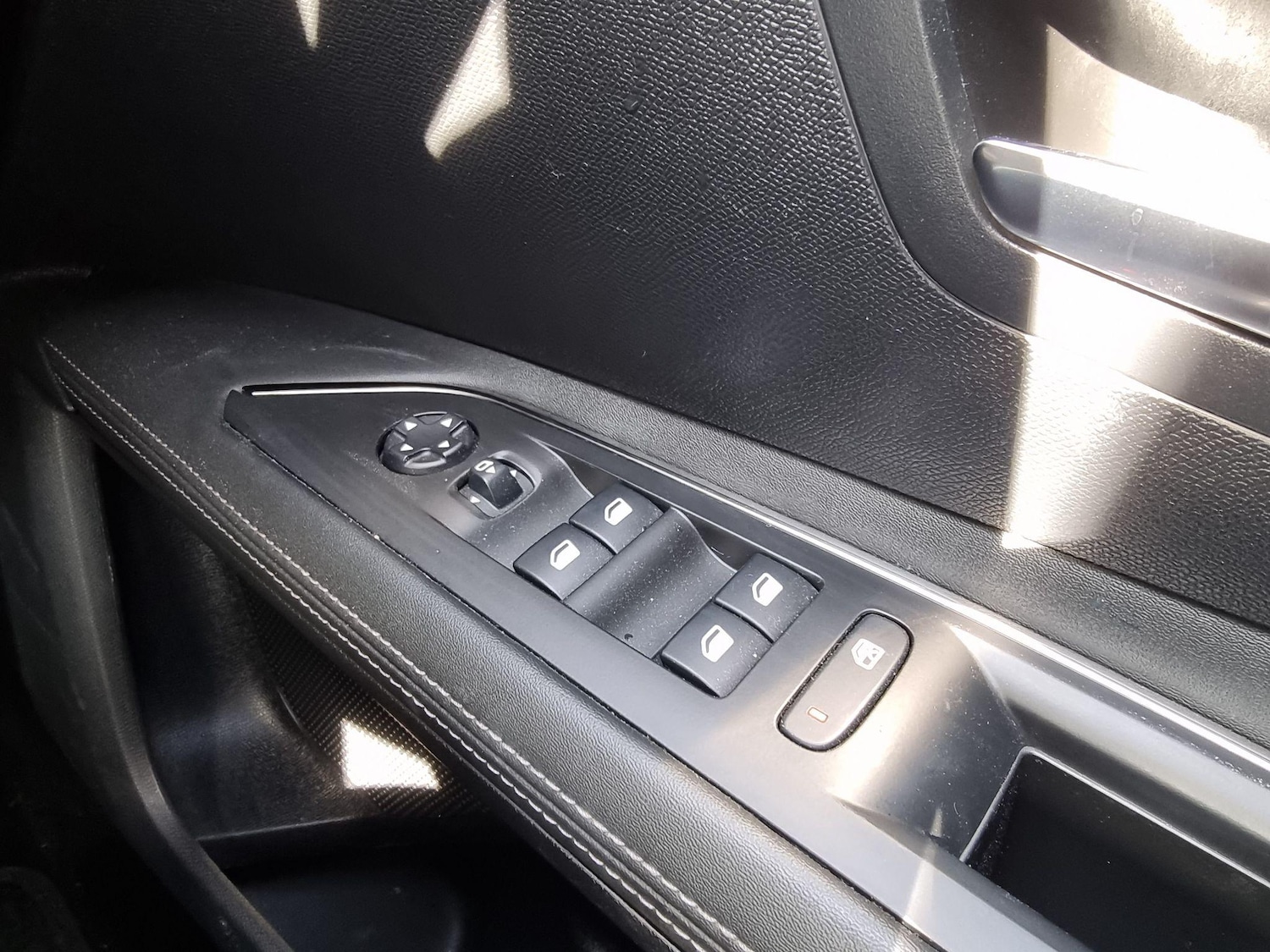 Used Peugeot 3008 2020 for sale - 76992104: Photo 8