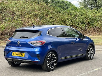 Used Renault Clio 2024 for sale - 76993073: Photo