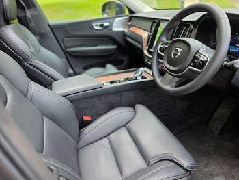 Used Volvo XC60 2024 for sale - 75747480: Photo