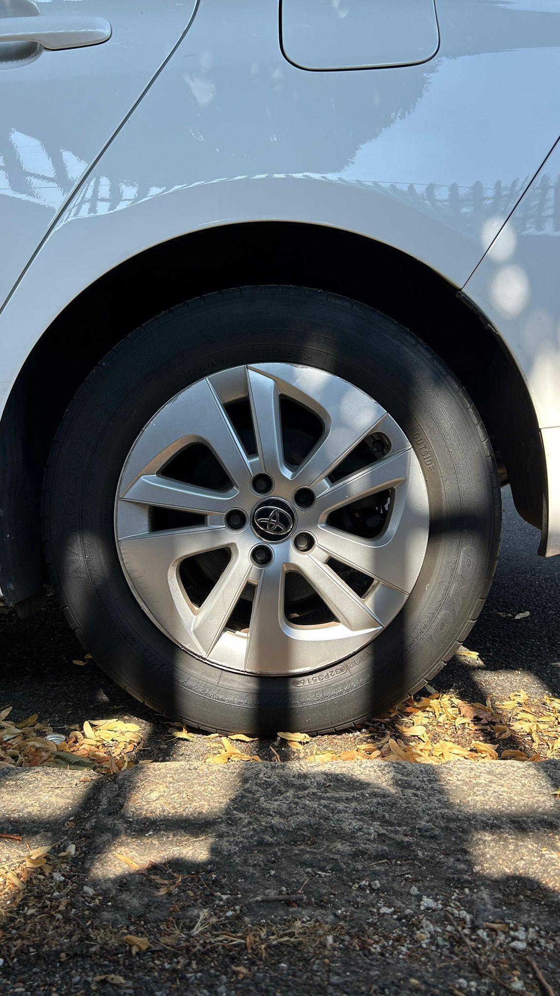 Used Toyota Prius 2017 for sale - 76425629: Photo 12