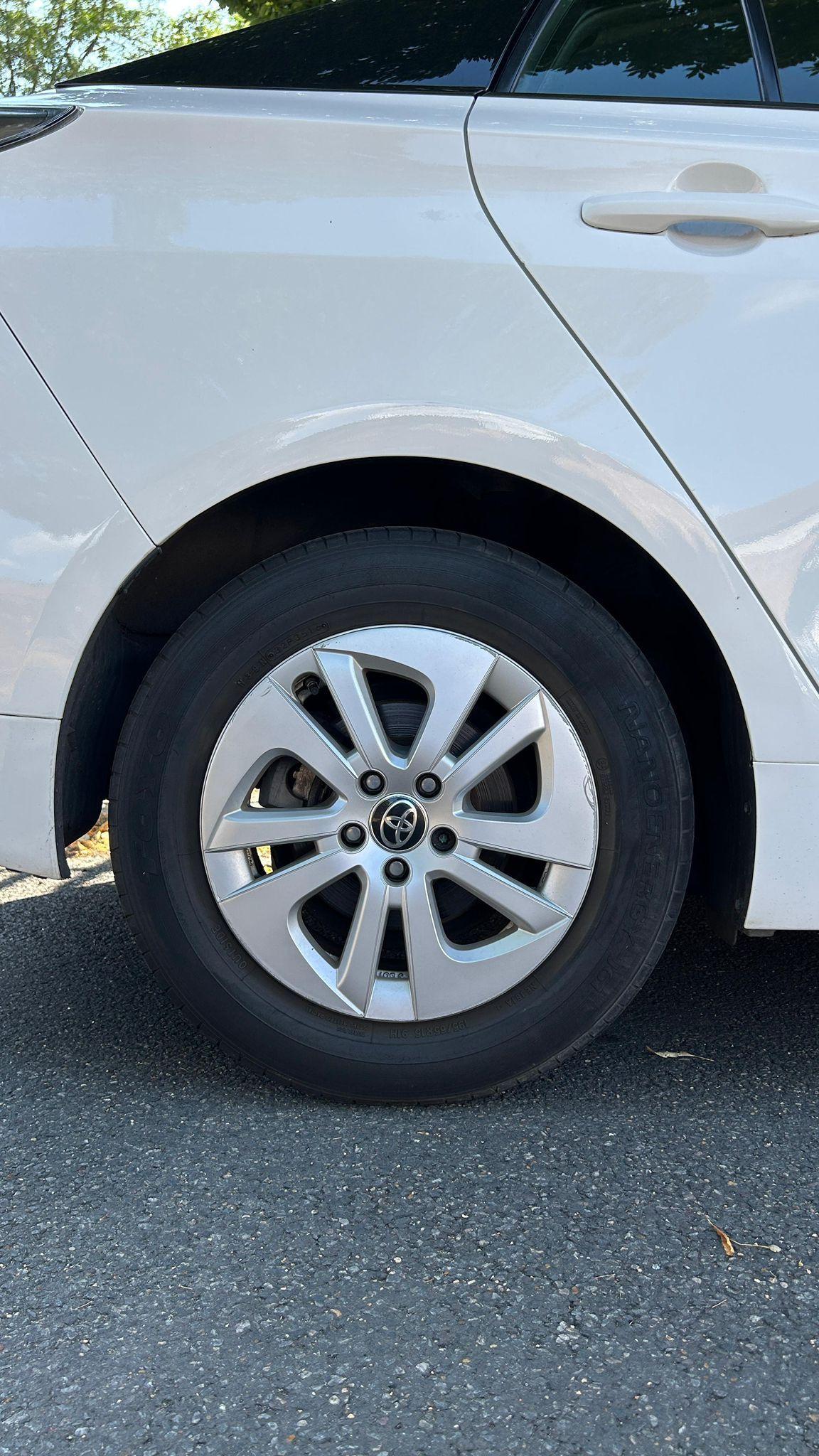 Used Toyota Prius 2017 for sale - 76425629: Photo 13