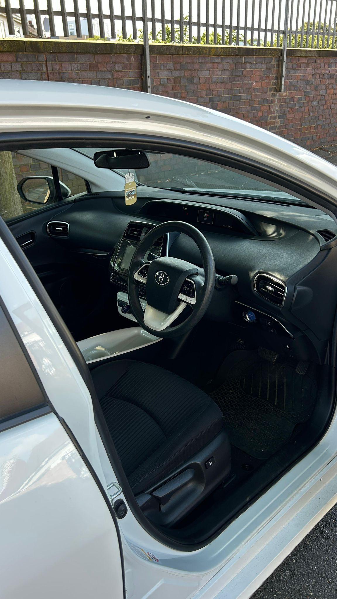 Used Toyota Prius 2017 for sale - 76425629: Photo 5