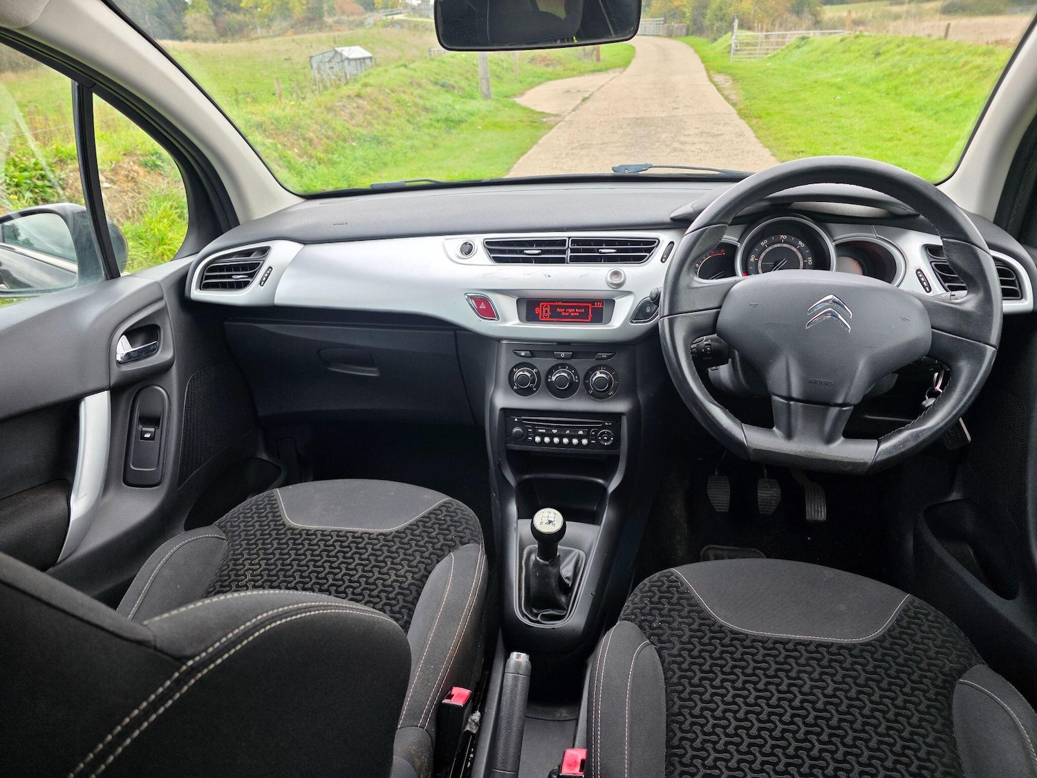 Used Citroen C3 2011 for sale - 76425143: Photo 6