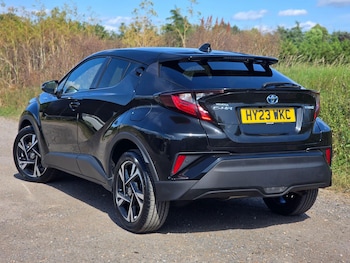 Used Toyota C-HR 2023 for sale - 79116094: Photo