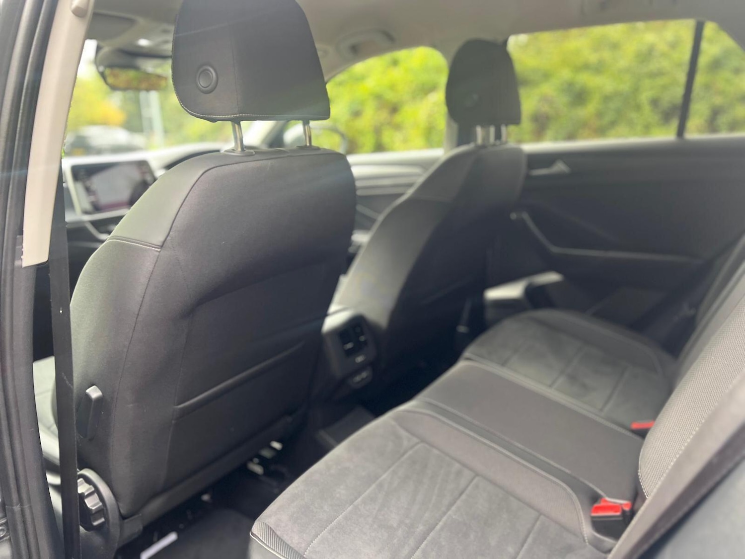 Used Volkswagen T-Roc 2023 for sale - 76424366: Photo 11